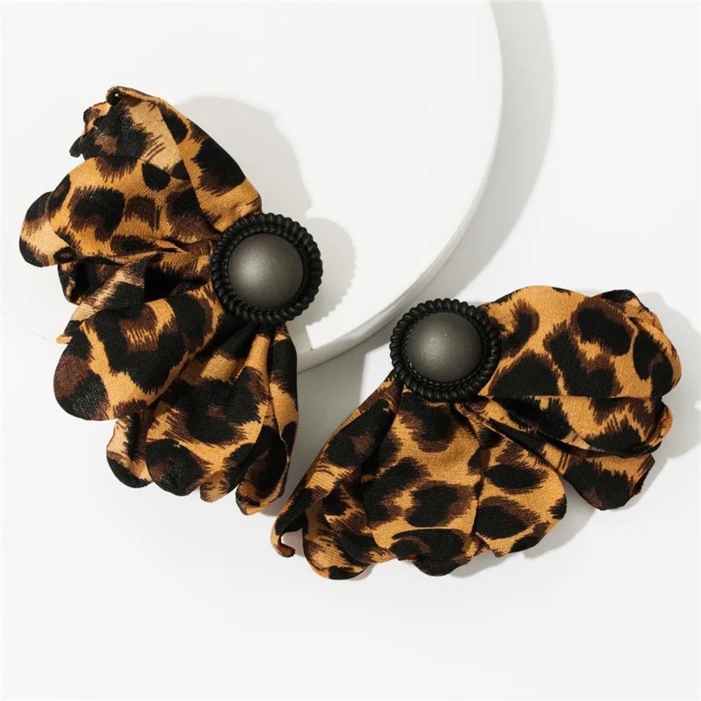Leopard print luxury fashion designer earrings grey button